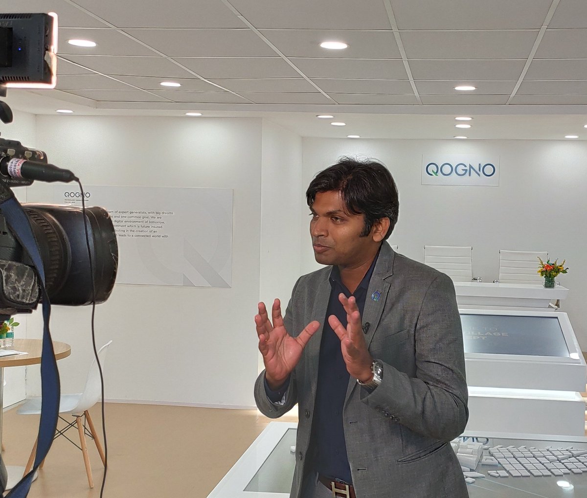 qogno's tweet photo. In an exclusive interview with @ETNOWlive, the CEO of @qogno at @exploreIMC talking about the principle, direction and the rigour behind the technologically futuristic solutions. 

#Technology #Future #QognoatIMC #IMC2019 https://t.co/etS6wesbz4