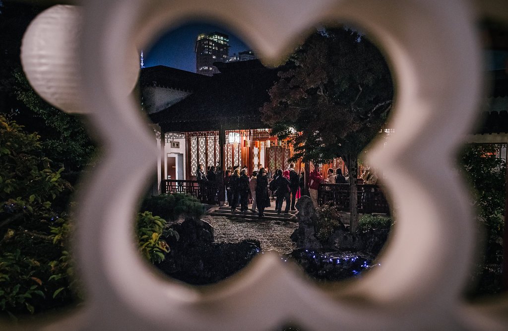 vangarden's tweet photo. Treat your team to a good time at the Garden 🥂 With covered walkways + pavilions, cultural activities, and a main hall accommodating up to 200 guests, there's a memorable #holidayparty in the making: https://t.co/tBgPLU8vET #ChinatownYVR #vancouvervenue

📷: @mayowill https://t.co/uMZYUAPk5r