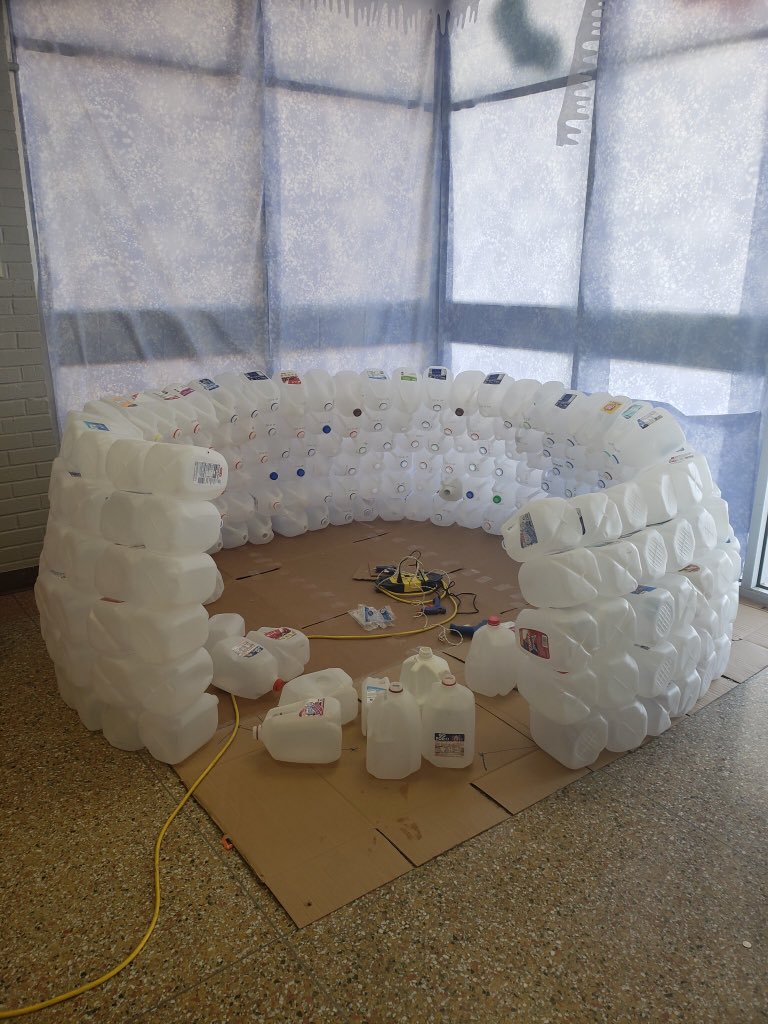 HaysSTEAMshines's tweet image. Our VIPS have started on our igloo! We need about 200 more gallon jugs to finish. #ReadingSpaces #SHINEhays