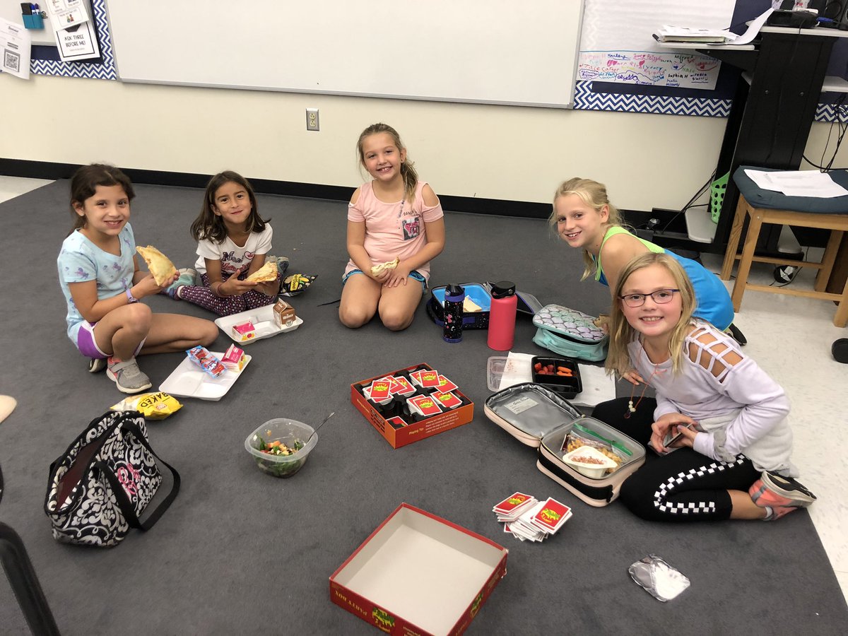 MsCapMES's tweet photo. Lots of giggles and fun playing apples to apples during lunch bunch, a well deserved #PBIS reward!!! It was so much fun to take a break and have some laughs midday! #bestpawsforward ๐ ๐พ #workhardplayhard https://t.co/TzbbUA7ZAi
