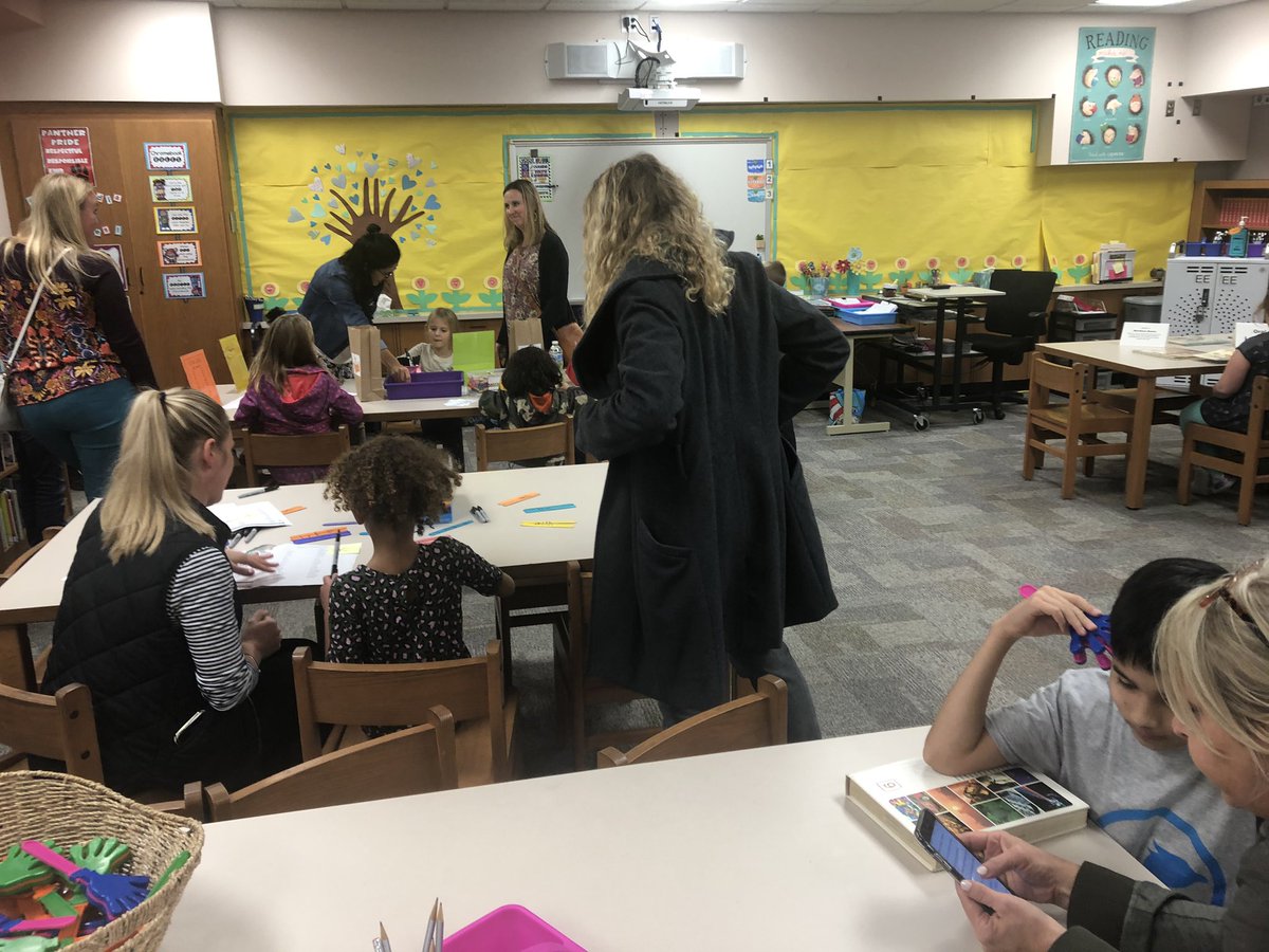 The Parkway Manor Book Fair and Literacy Night is in full swing! 📚