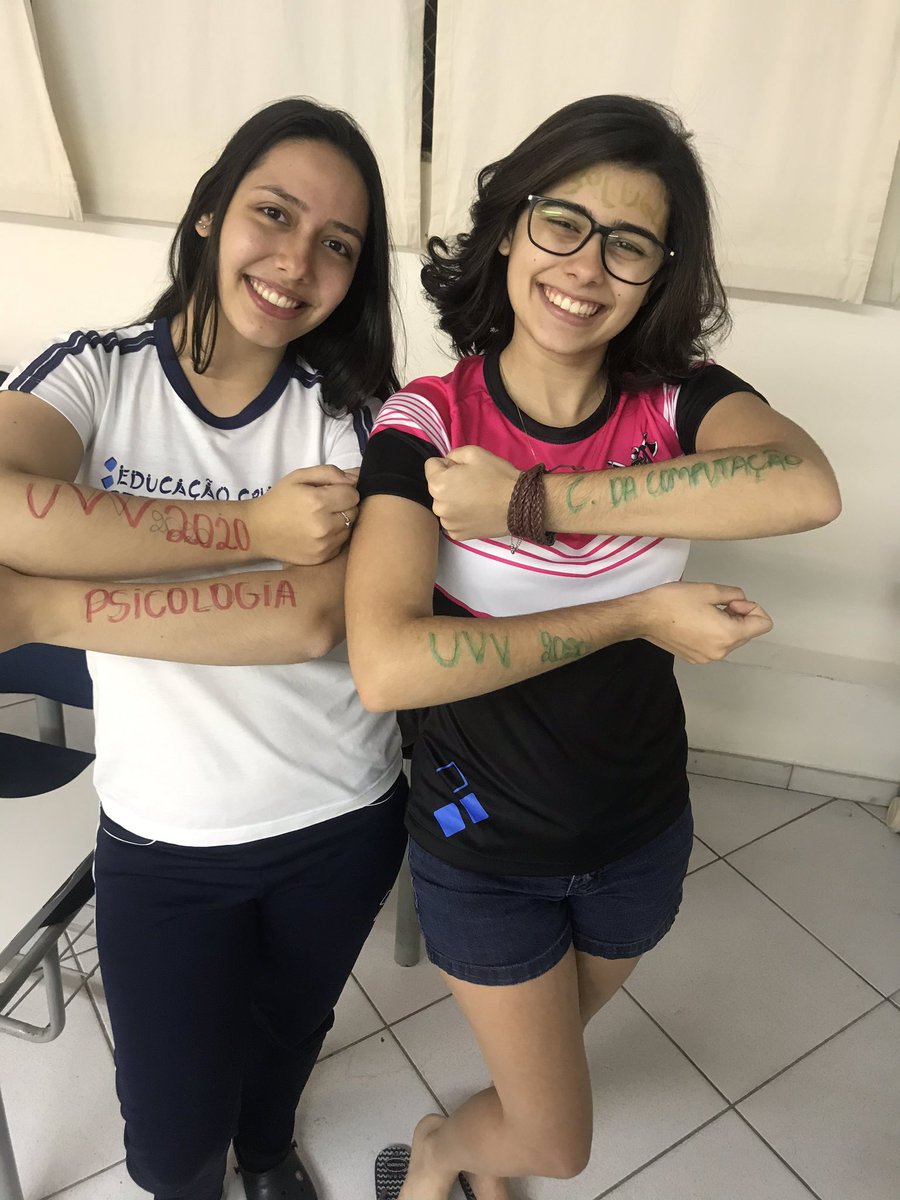 jacquepaulag's tweet photo. Se n for a minha aprovação que seja as das minhas amigas @gabidelfim19 @alinepdorio #querdizer https://t.co/pgWALNHd0G