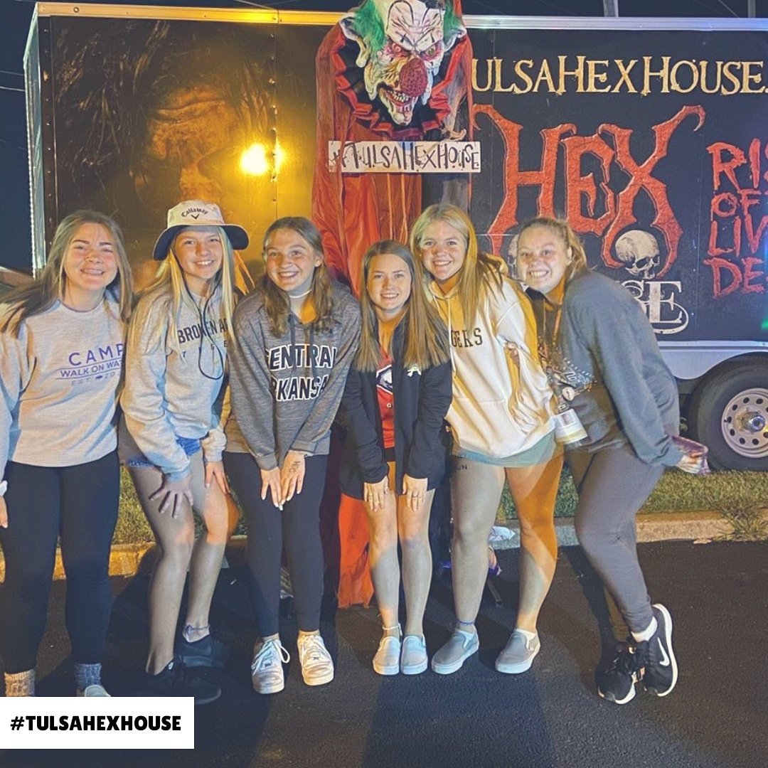 TulsaHexHouse's tweet photo. Grab your friends, and come hang out with us over Fall Break! ⁣
⁣
Open Thursday - Sunday!⁣
⁣
#tulsahexhouse https://t.co/CgDytuQF9I