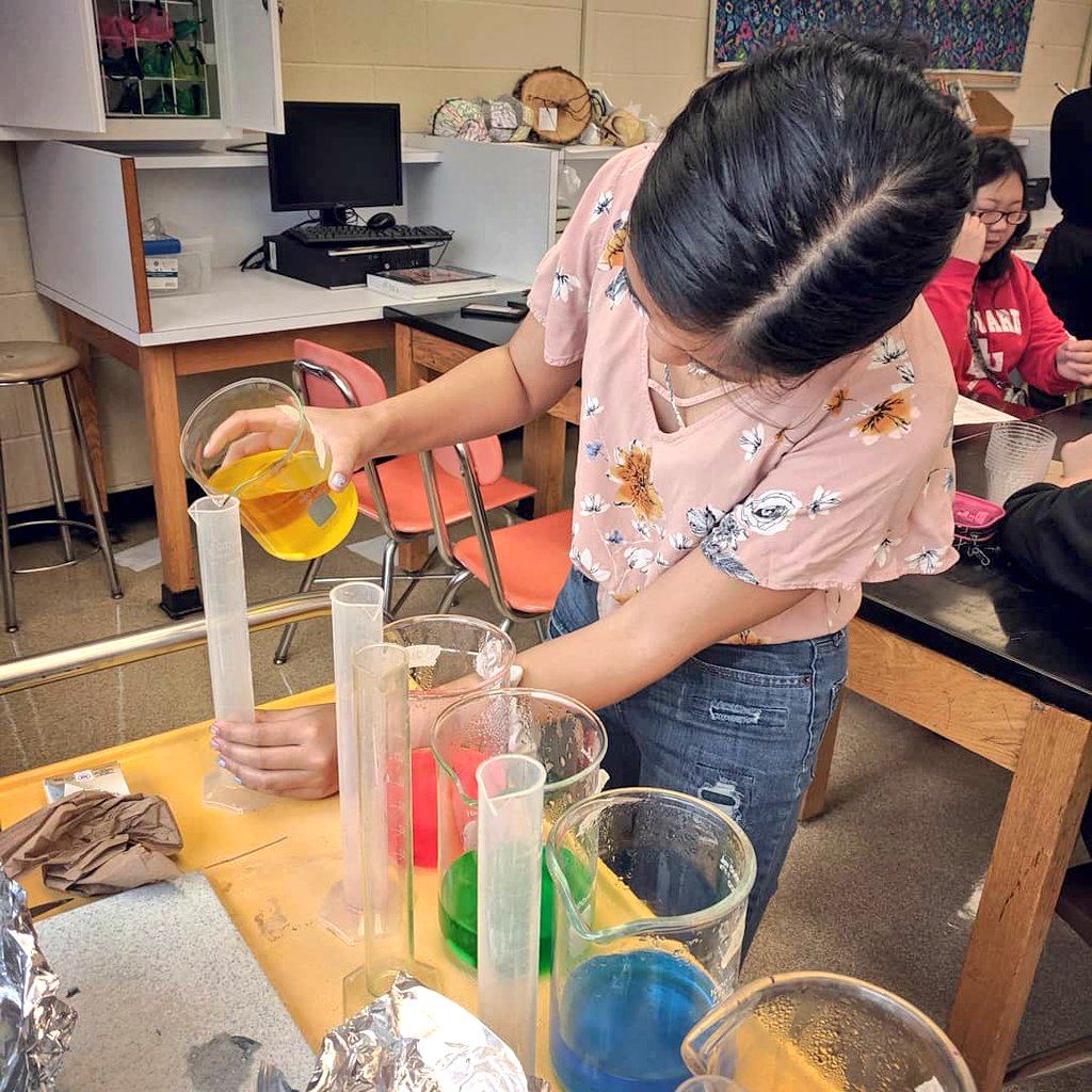 coulsonscience's tweet photo. After we conquered the concept of cell size we moved on to osmosis and  diffusion using potatoes, sweet potatoes, and apples to demonstrate different rates of movement. Proud of the effort my kiddos put in to their class! #osmosisanddiffusion #APBiolife #APBiolab #coulsonscience https://t.co/zBEYHlJzAA