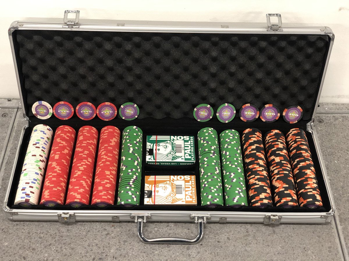PlazaLasVegas's tweet photo. We are giving away this one-of-a-kind, home-made Poker Set made from real chips from #TheWestern!
Retweet & tag two friends to be entered to win! Winner announced October 29th!
Visit our Facebook page to win a #LasVegasClub Poker Set!
#PlazaLV #PokerSet #Giveaway #VegasHistory https://t.co/BY1oTx86M5