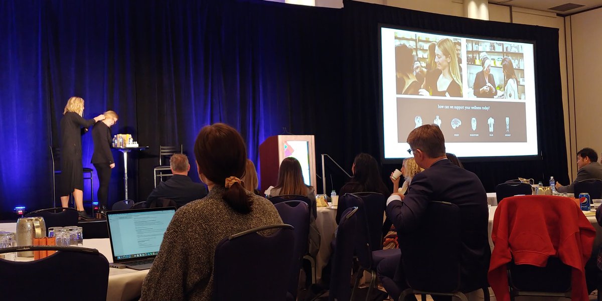 _JustinJT's tweet photo. @janellegraces and Christa Hull from @SajeWellness bringing life to stage through a role play of the customer experience. The room couldn't smell any better right now.
#RetailWest19 #personalization #retail #Ima9outof10rightnow @RetailCouncil https://t.co/6um2OUcufZ
