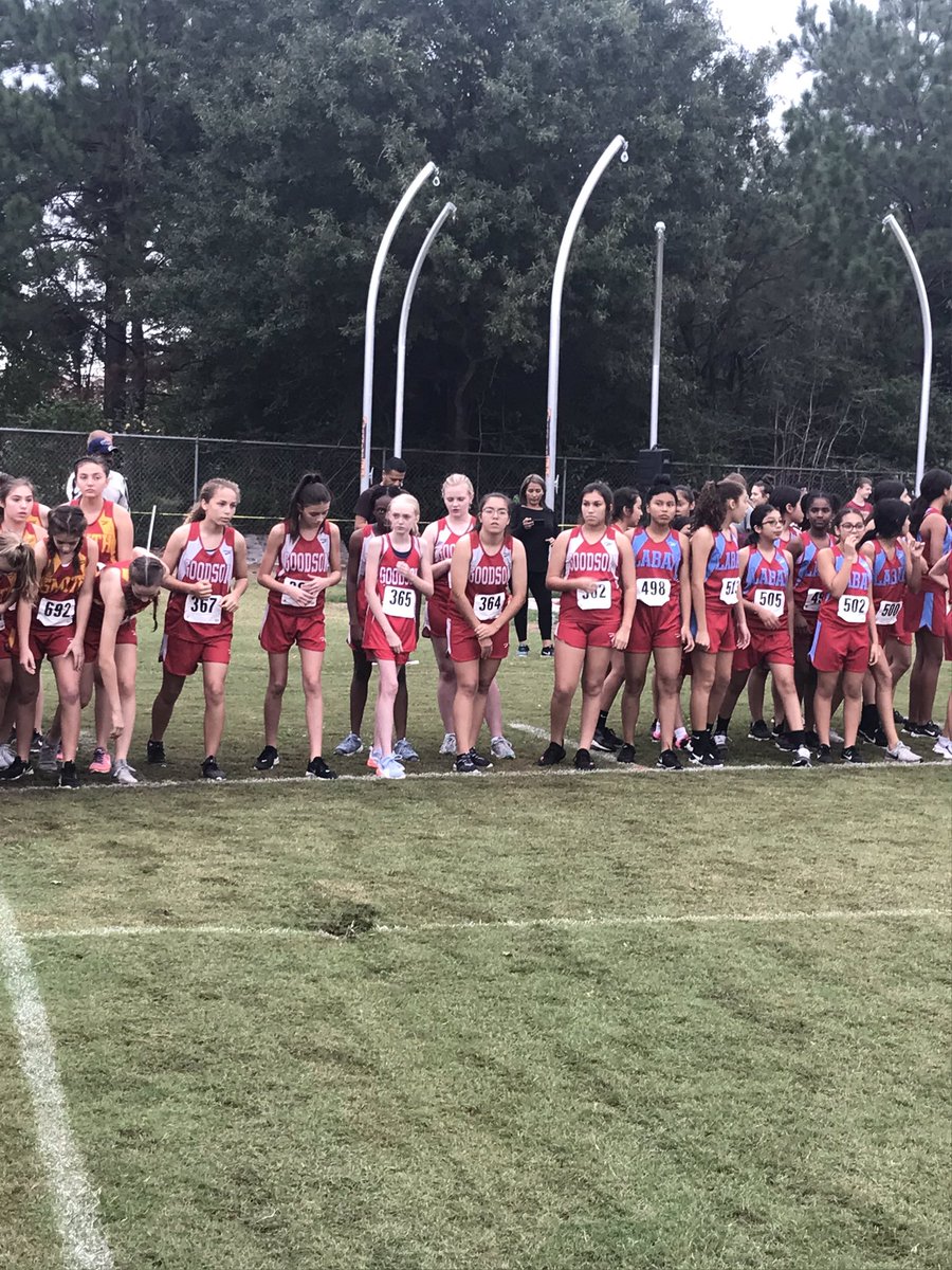 goodsongms's tweet photo. 8th grade Grizzly Girls getting ready to run. #GoodsonMS #GrizzlyPride #CFISDspirit https://t.co/IujeafgMiR