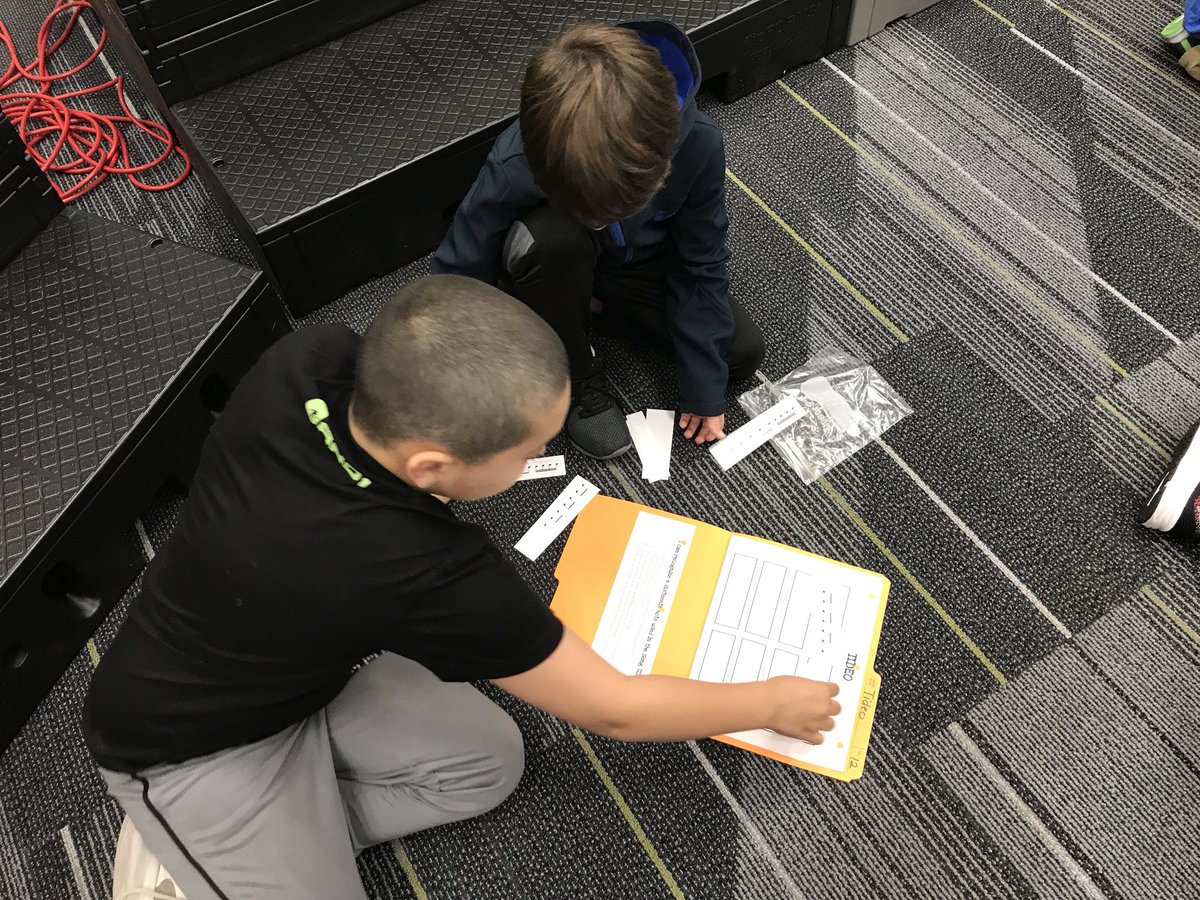 MrsS_IRIC's tweet image. 4Wa working together to put the mixed up rhythm in the right order! #synergy #musicplay #sixteenthnotes 🎶 @alohateach