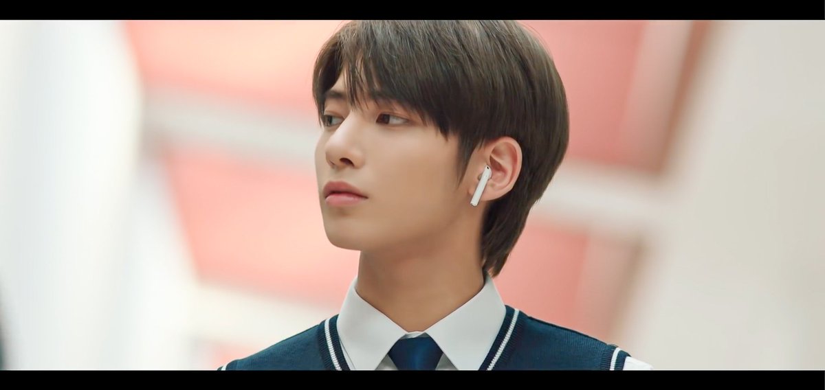 NAMDOHYONX11's tweet photo. Txt comeback runway omoooo daebakkk visual dance and music wow conggratulation Taehyun CS 
#RunAwayTeaser2 
#ArmyIndependenceDay 
#RunawayTour 
#RunAwayTeaser
#RunArmyRunStrong 
#RunAway https://t.co/yd0dIpJ9To