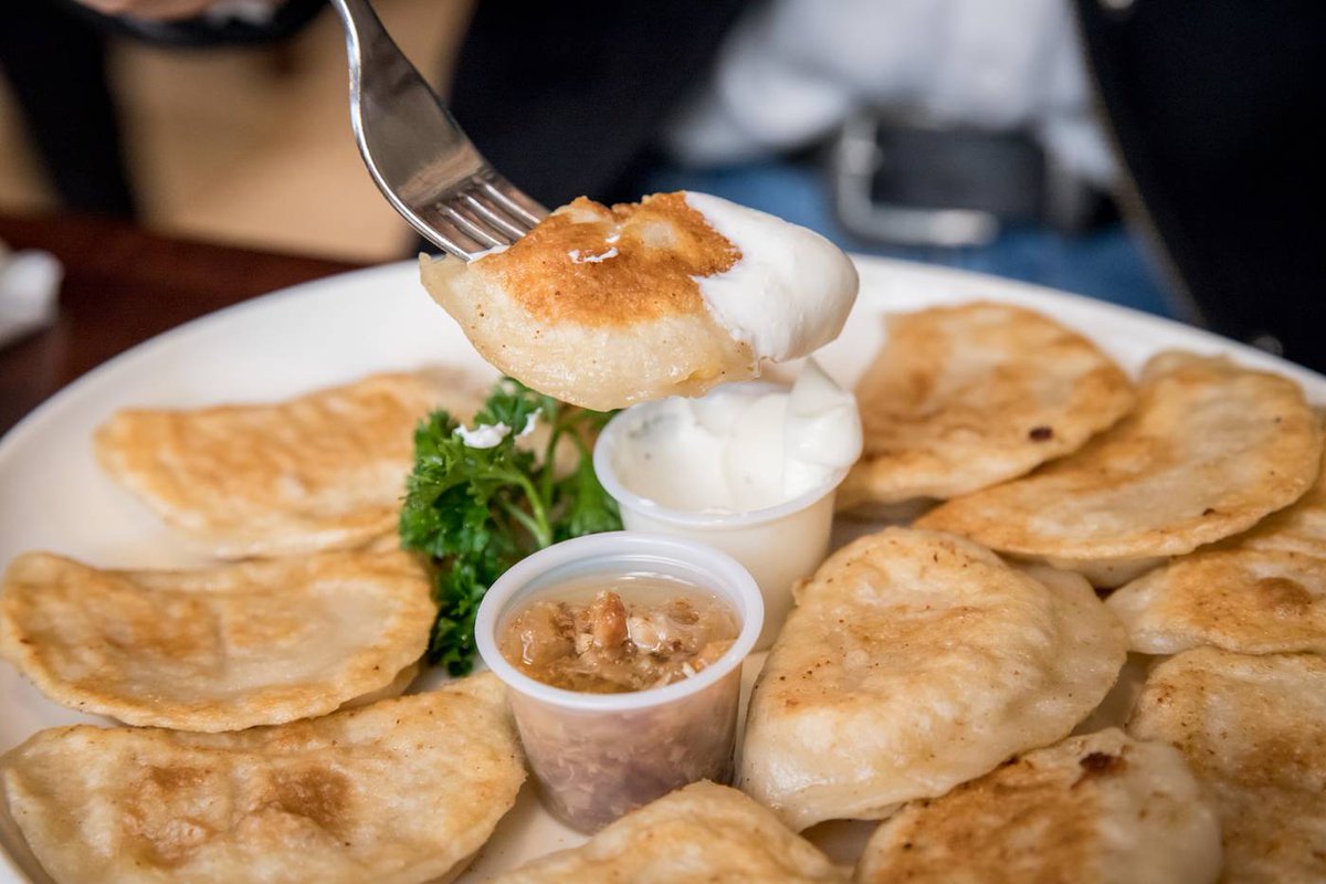 EUFFTO's tweet photo. Know the vendors @ our 15 Anniversary Launch Event @gardinermuseum
🥨 @CafePolonez
🥩 @CroatiaMeats
🌭 Blue Danube European
Come enjoy their food Oct23 at the EUFF Food Market
👉 EUFF friends price: $38.25 w/ code "euff" (inc. food & drinks)
👉 Tickets: https://t.co/BYNot7V0kq https://t.co/IMIkeTM3bc