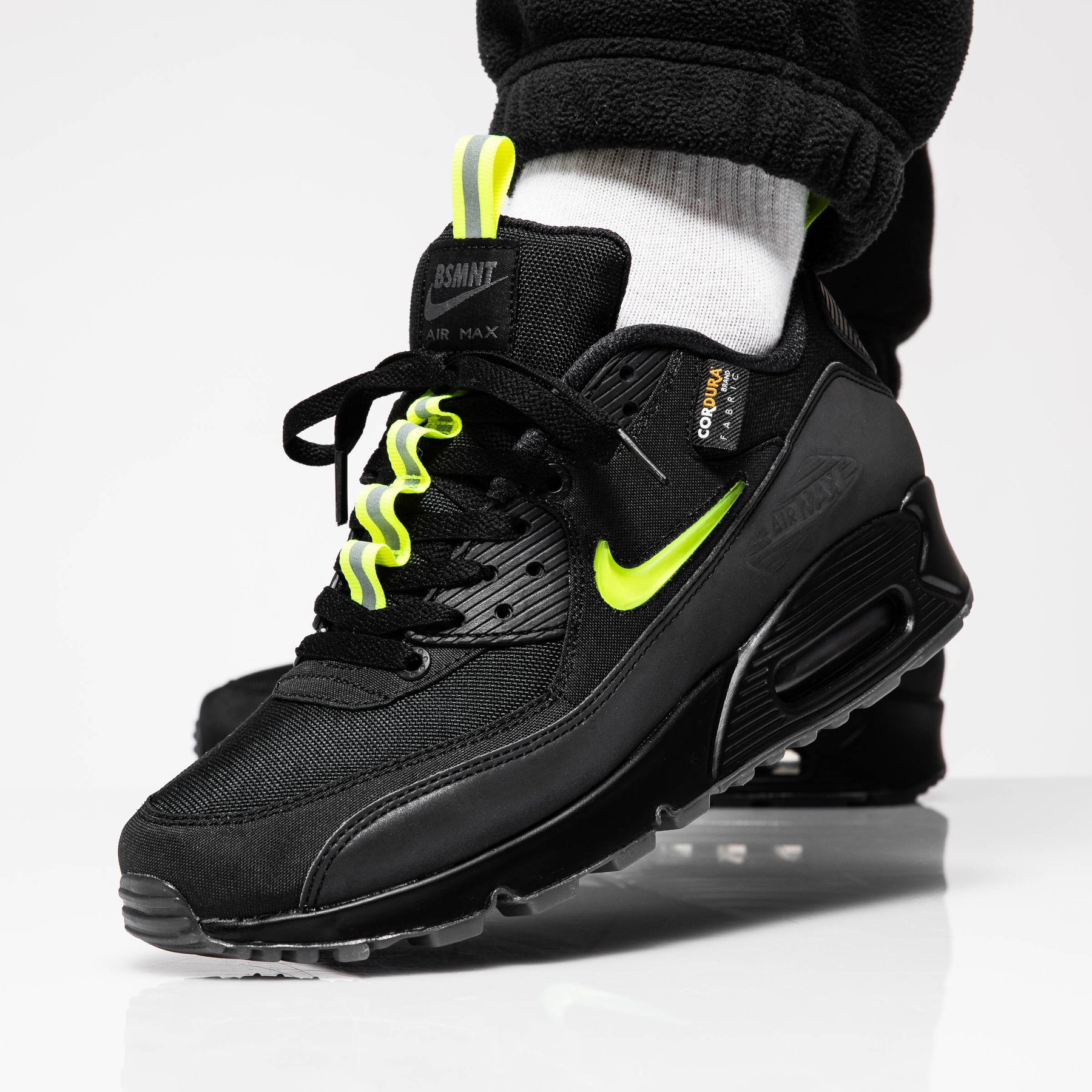 SneakerAlert on X RESTOCK The Basement x Nike Air Max 90 Manchester https t iPdicL1Rvp https t 2MtodQv1FR X
