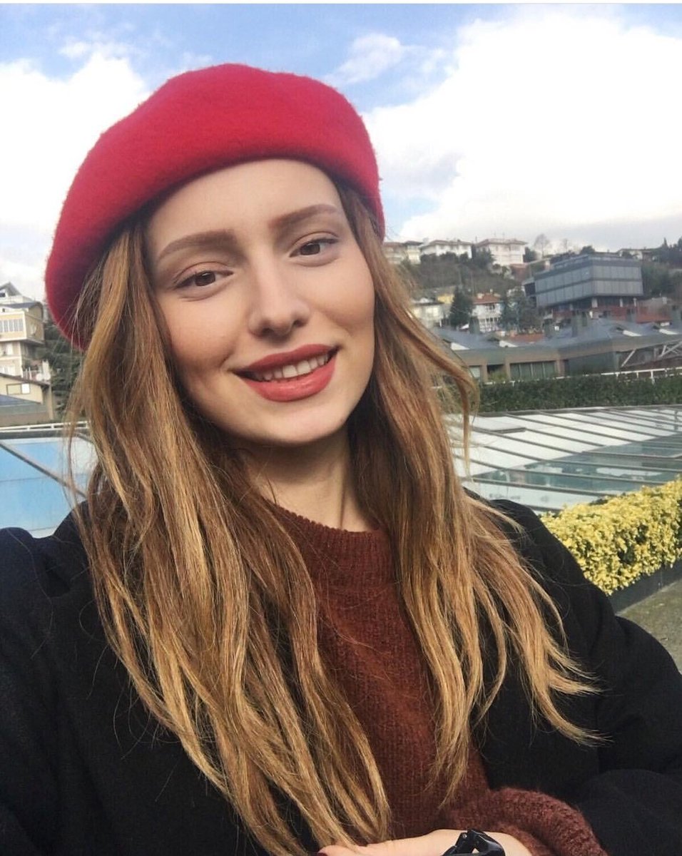 Tek bi sabaha ağrılarım olmadan uyansam.. demiştin bazı sözler ağırlığınca oturuyor kalbime. Umarım son bulmuştur. Seni çok seviyorum. #neslicantay güzel kızım.