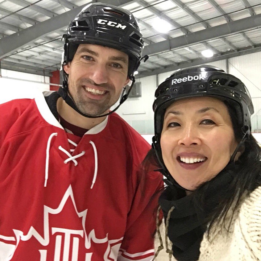 JeeYunTV's tweet photo. A big thank you to @howtohockey Coach Jeremy Rupke and the @MarkhamIslande1 hockey team for a fun morning on @CP24Breakfast. It was a blast going through all the different hockey drills. #hockey #howtohockey #cp24breakfast #markhamislanders #coachjeremy #ReporterDiary https://t.co/w1UmKffo9U