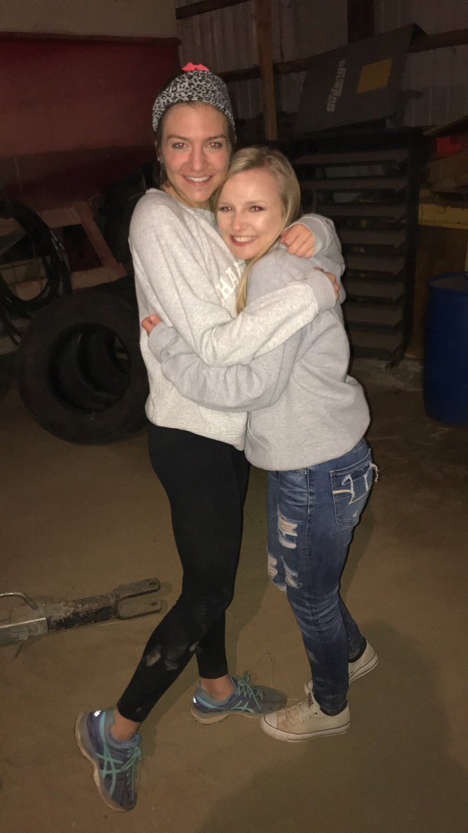 PaytonClaussen's tweet photo. happiest birthdays to the baddest bitch i know. celebrate tonight like you know best. miss you lots 🤪 https://t.co/w6Y2mseSKs