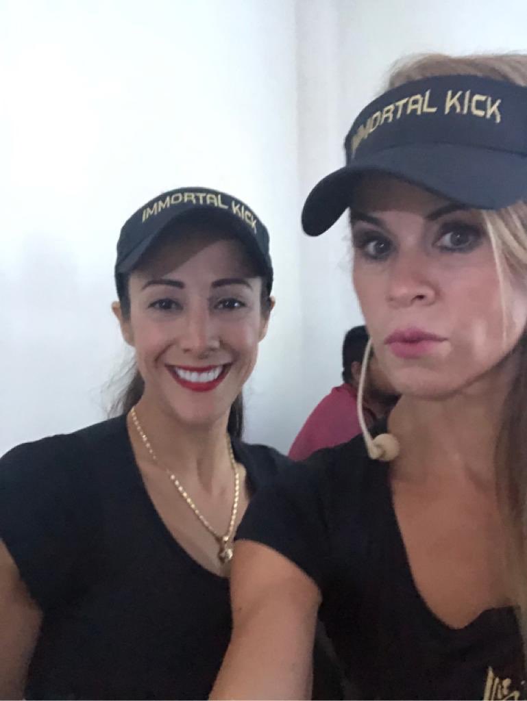viancadugarte's tweet photo. Antes de Empezar nuestra #presentacion en el #wellnessfit #hotel #oasissmart #cancun #coach #tierra #fuego #fitness #immortalkick #system #training https://t.co/lTmpfr8rrw