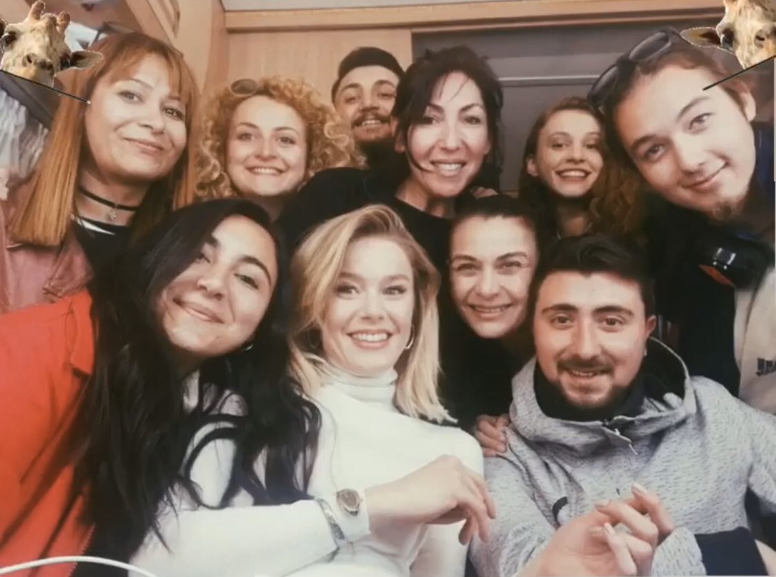 forburcu's tweet photo. TY for this amazing journey. THANK YOU FOR EVERYTHING &amp; GOODBYE #KUZGUN..heycanlandirdiniz, bazen kahkahalara boğup bazen ağlatınız. Emeğinize, yüreğinize, canını dişine takıp bu işe gönlünü veren herkese binlerce teşekkürler..En özeli bu.. Elveda 🙏🏻😭 #seninleolmakvarya https://t.co/do8qAbXaMc