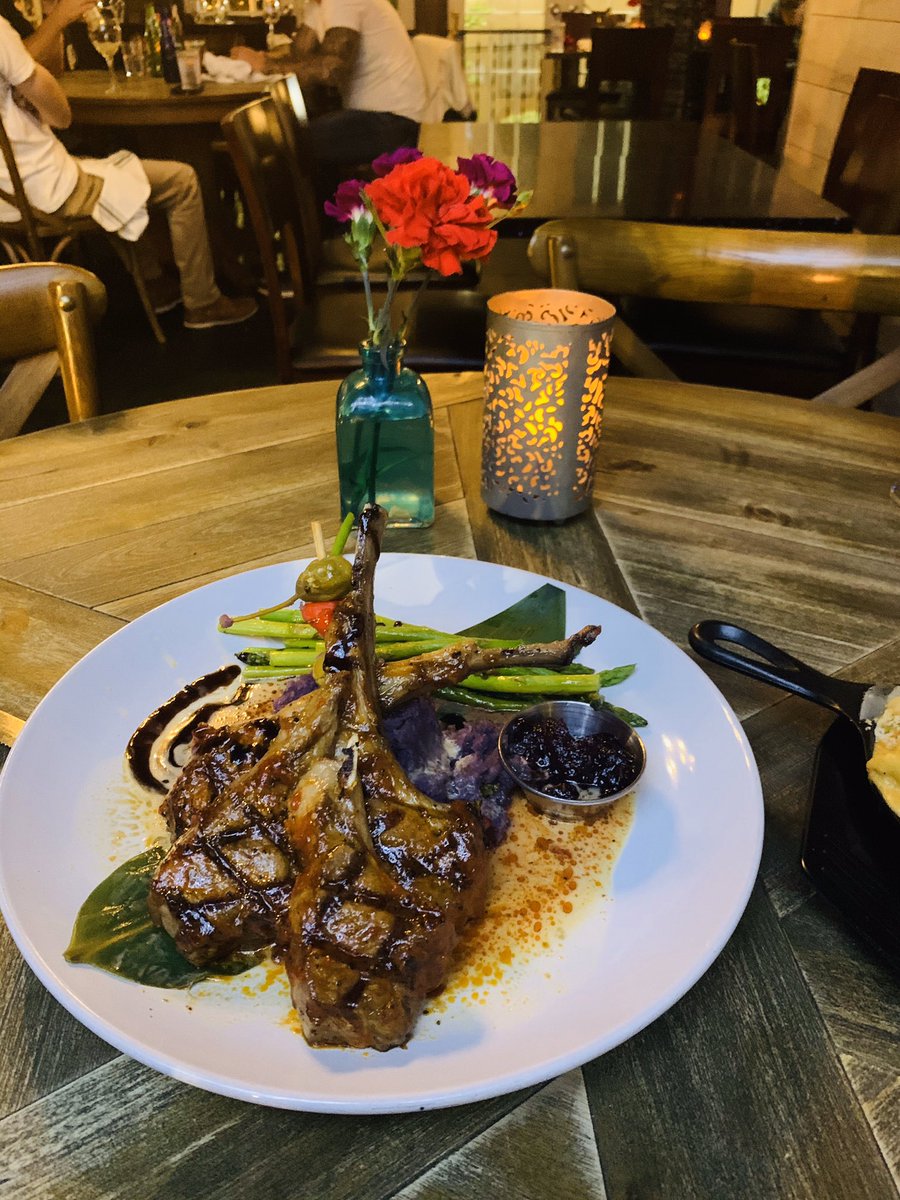 KimLoveBags's tweet photo. This place was my favorite spot in Atlanta! Super yum! #PoorCalvins Excellent food • drinks • ambiance !! 🥂 https://t.co/u67DmsjF07