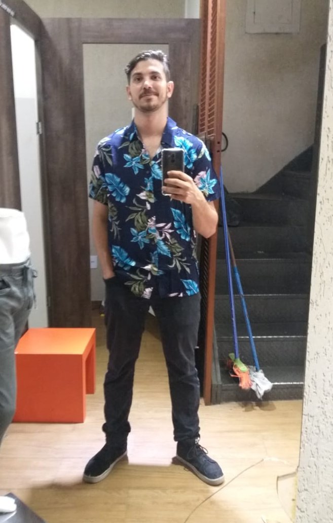 JorgeIgor7's tweet photo. Fiquei um pitelzinho com essa camisa mas cadรช o dinheiro???
#OVERBLACK https://t.co/68xoMwDzxN