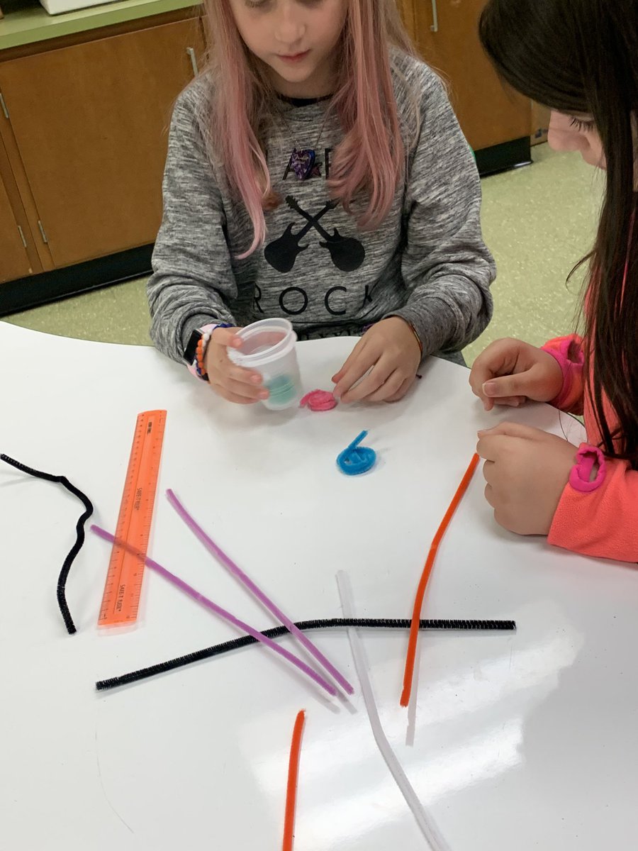 jdubois621's tweet photo. First day of STEAM club was a success! Can’t wait to see what these #NSHeroes create over the next 10 weeks! https://t.co/aiC0H4ShXg