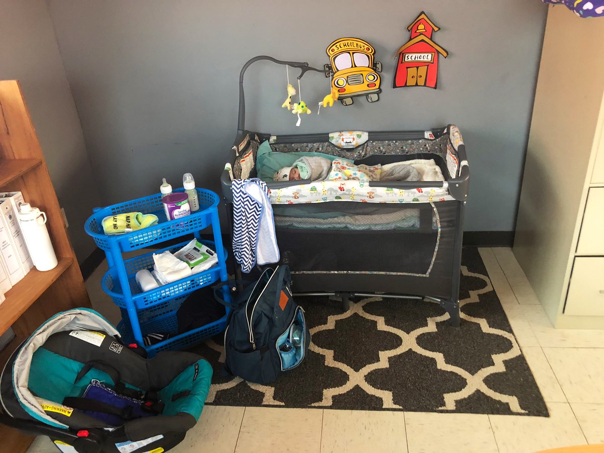 ladypalamo's tweet photo. Baby’s 1st day at work. Slept halfway through his first meeting, and talked for half of the second lol. Then started crying, so we wrapped it up. I don’t think he liked that contractor 😂😂 #WorkingMum #BabyEngineer
One guess who dressed him this am😴 lol https://t.co/69pgN8Ae2b