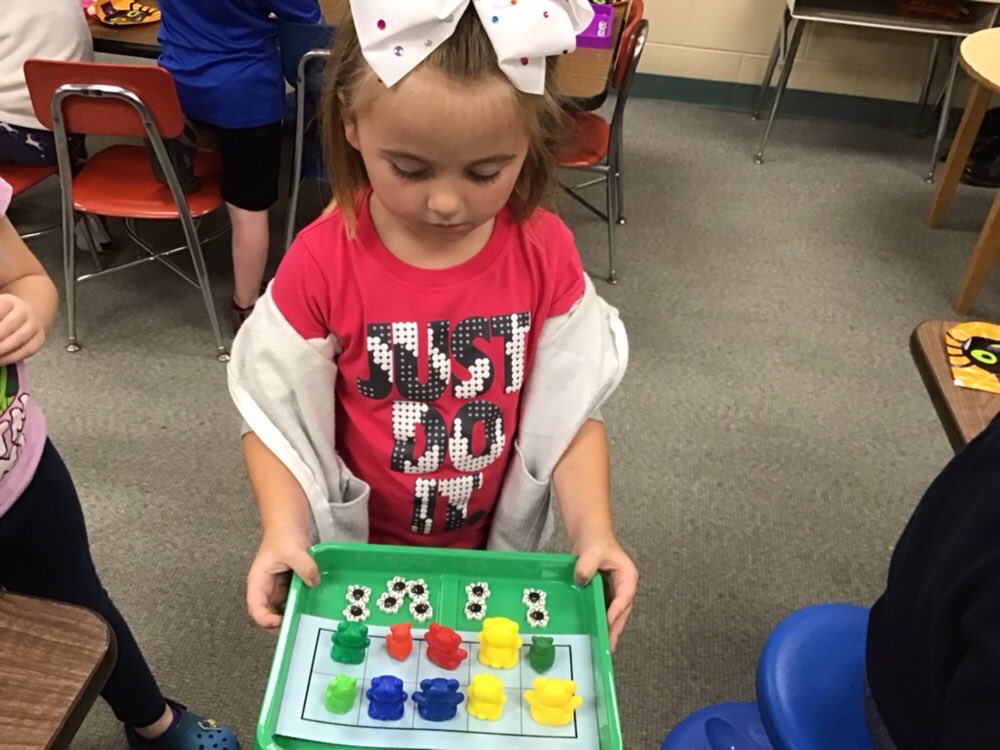 room132crew's tweet photo. The Crew worked hard to count items in their inventory bags and then create an equal set on a ten frame. #GESConnected https://t.co/m94JLj4dhK