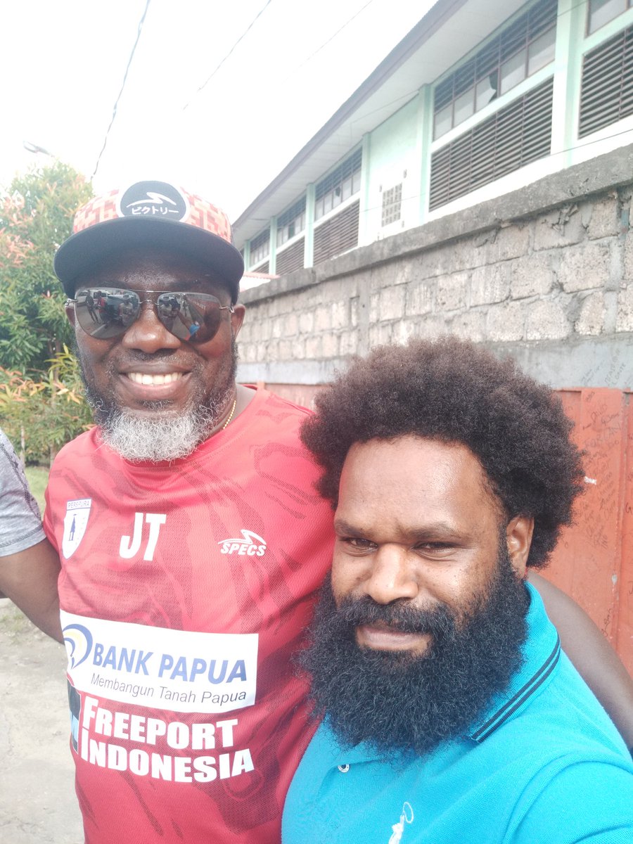 abeleckma90's tweet image. Saya tingga di daerah terpencil di Yahukimo tp bersyukur bisa ketemu coach persipura 

Doa saya 
Semoga pagi negro membawa persipura juara tahun ini amen

@Papinegro18