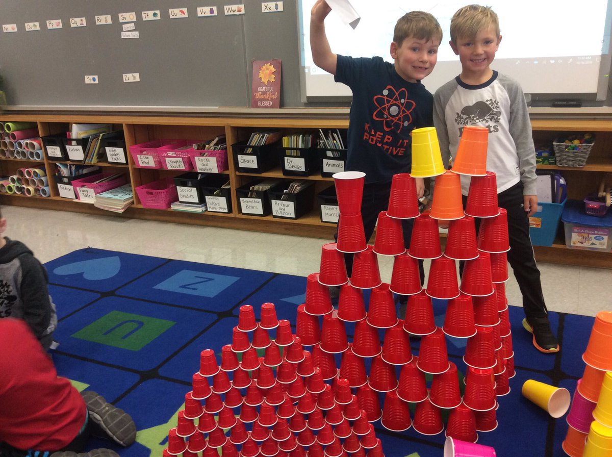 MissHazell1's tweet photo. Amazing teamwork and collaboration today with members of our classroom family! #collaborativecontributor #caringfamilymember @alcdsb_mart  @alcdsb https://t.co/VlDcQCnvz4