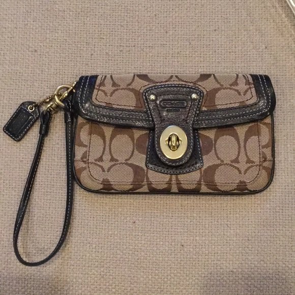 fitmenteam's tweet photo. So good I had to share! Check out all the items I'm loving on @Poshmarkapp #poshmark #fashion #style #shopmycloset #coach #michaels #becca: https://t.co/1TGpCt5IN3 https://t.co/I5FexpxsTS