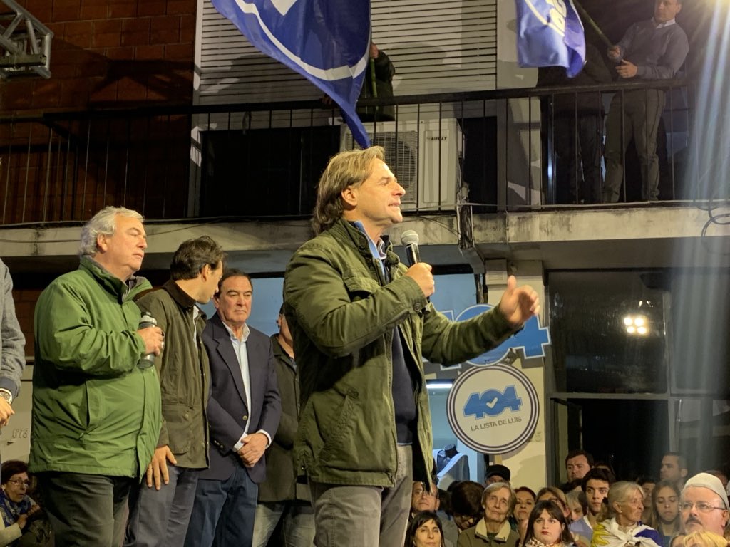 AlvaroDelgadoUy's tweet photo. Acto de cierre en Minas junto a @LuisLacallePou y @beatrizargimon. Hay mucha esperanza depositada en el @PNACIONAL para poder sacar el país adelante. #EsAhora https://t.co/hvwenu0nCm