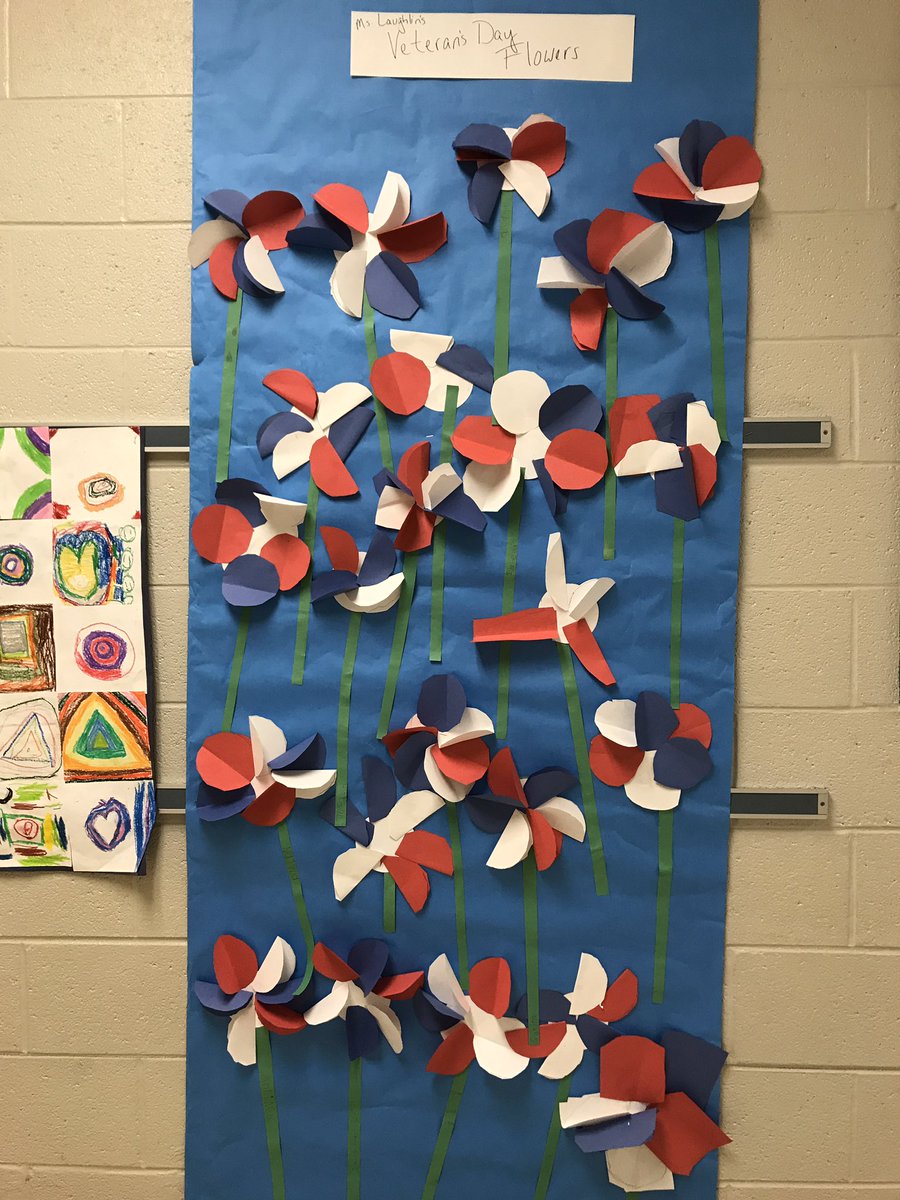 ThisisASchultz's tweet photo. More 2nd grade soldiers and kinder garden patriot flowers! @penn_panthers  #VeteransDay https://t.co/7TAnwTBrwp