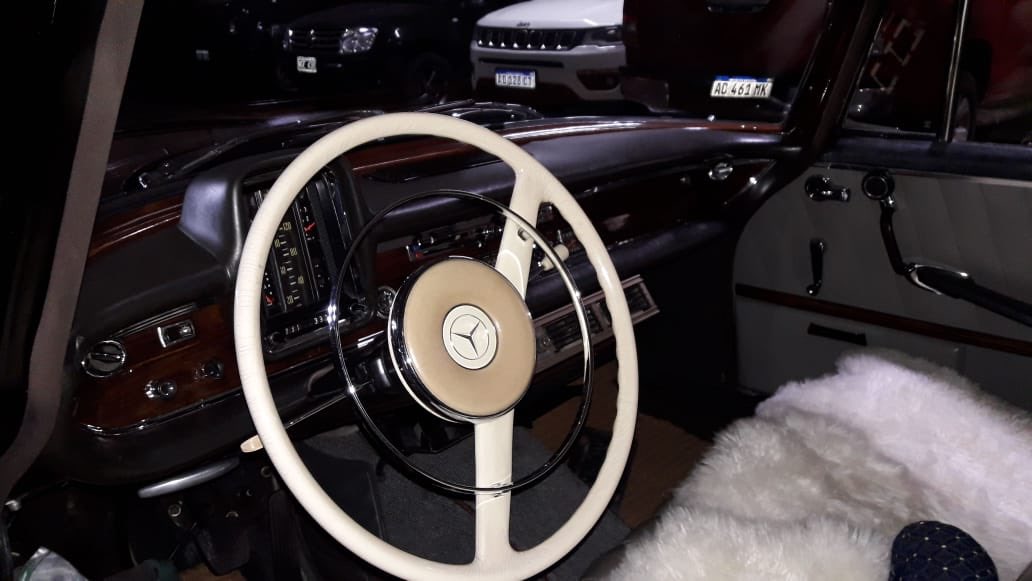 carshineoficial's tweet photo. 🤩 Tratamiento Cerámico Full 👉🏻 Mercedes Benz 220 S 1965 🚀

🙌🏻 Una reliquia de Mercedes que confía en los servicios de CarShine ✨

▶️ Consultas y turnos al 11 5427-3961 📲 https://t.co/aAqGtpnKsz