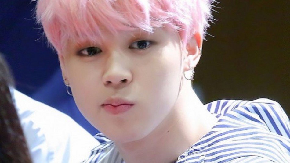 EXO_8412's tweet photo. Jimin recibio muchas criticas por su peso hizo dietas extrema para "contentar a su fans " pero ellas ni si quiera se dan cuenta del daño que le abran hecho solo para estar contentas.
#SaveIdol #kpop https://t.co/Daujh6K96i