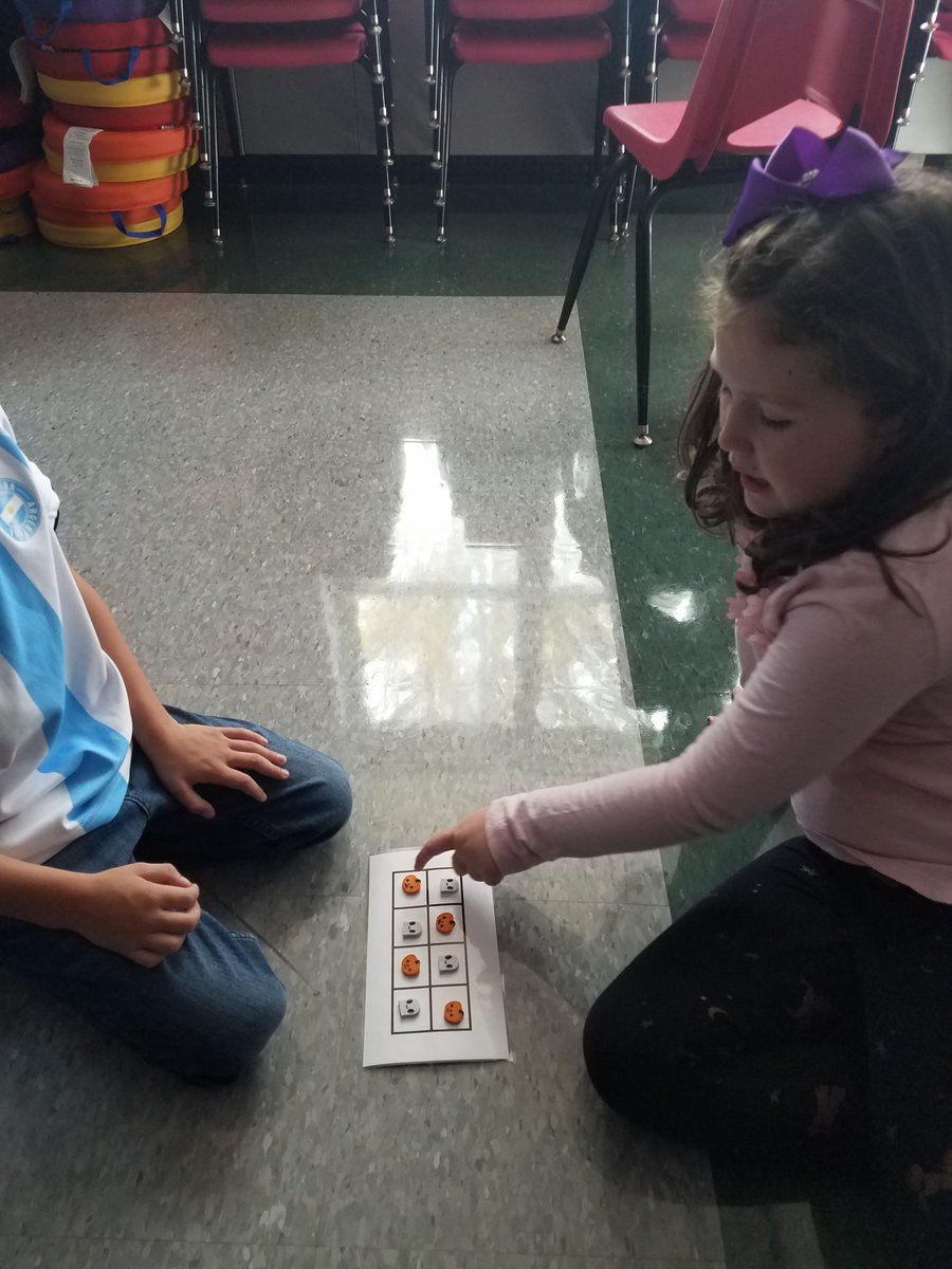 MusicallyMoving's tweet photo. First graders working on 8 beat compositions! @MendesjJohn @WboroFineArts https://t.co/RzMz6liA4l