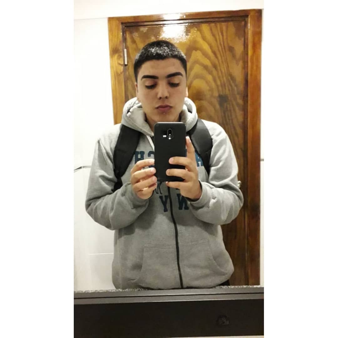Yonimcok's tweet photo. Necesito un corte de pelo 😜❤️ https://t.co/nXbxh5Xv7y
