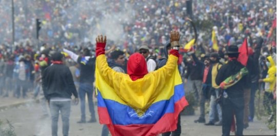 Liz02953297's tweet photo. Despues de tantas luchas de los indigenas de tantas muertes de gente inocente, lograron aser algo muy grande para el pais de #Ecuador gracias a ellos al fin termino todo este caos generado por el presidente #FueraLeninFuera
#Markento23 https://t.co/ShazxCqug7
