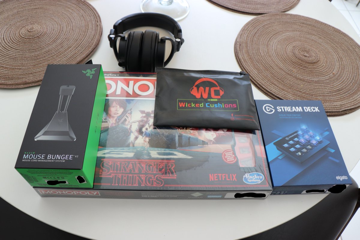 Check out these amazing gifts my community sent me this week 😍

Stranger Things Board Game ✅
Razer Mouse Bungee ✅
New Ear Cushions ✅
Streamdeck ✅

All through - > <a href="/TeamStreamGifts/">StreamGifts</a> 🎁❤️