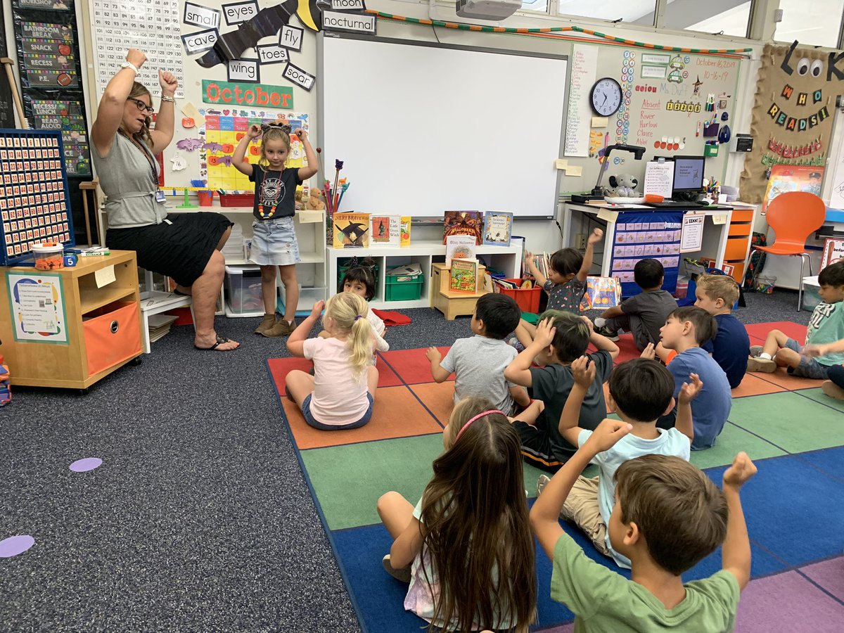 mc_ashly's tweet photo. Thank you Ms.Duff for sharing your wisdom today with one of our Bobcat teachers today!! Such engagement!  @Arroyo_mustangs @stakey11 #wearetusd @beswickes https://t.co/uhIfXipBJb