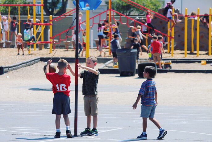 LakesideUnion's tweet photo. There's nothing better than seeing your students smiling and making friends! Say "cheese!"
#LUSD #lakeside #schools #learning #growth #students #futuregeneration #teachingrespect #goodattitudes #education #happystudents https://t.co/R3xkcD9mQE
