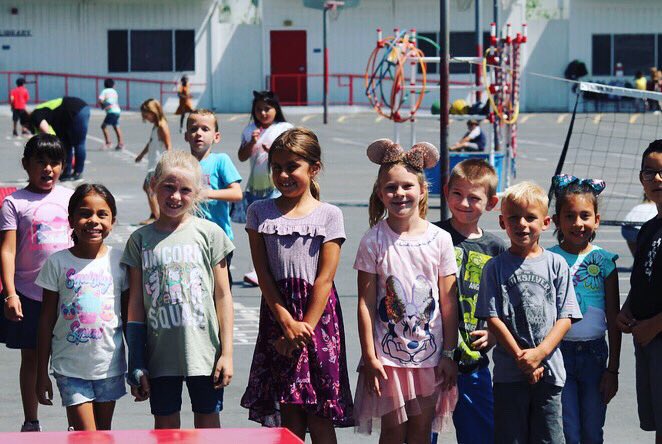 LakesideUnion's tweet photo. There's nothing better than seeing your students smiling and making friends! Say "cheese!"
#LUSD #lakeside #schools #learning #growth #students #futuregeneration #teachingrespect #goodattitudes #education #happystudents https://t.co/R3xkcD9mQE