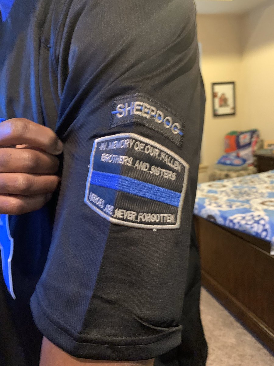 flwhit1710's tweet photo. Hubby ordered a custom @deshaunwatson jersey to honor his thin blue line family lost in the line of duty. I know what he will be wearing this weekend when he watches the @HoustonTexans game! #thinblueline #17monthstoretirement #whocounting https://t.co/WxUEDMNkJc