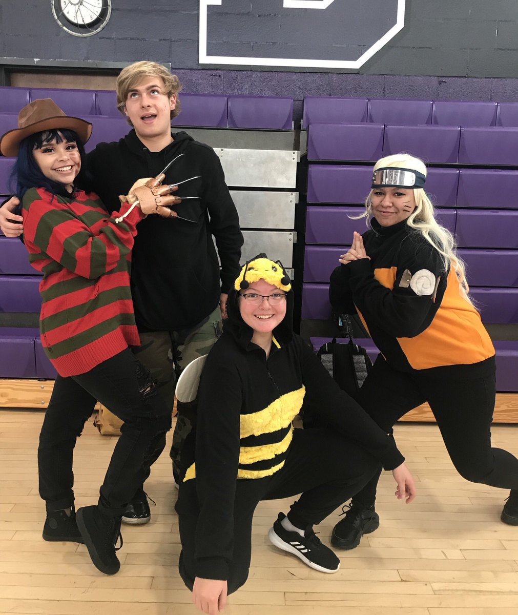 PrincipalCetner's tweet photo. What a bunch of characters!🤣 Great to see so many students show off their #bournespirit on #characterday!! @BHSSTUCO5 https://t.co/ECZEgHIJWY