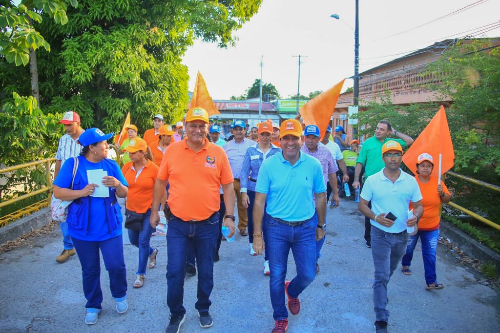 En #CastillaLaNueva hoy demostramos que ¡Somos un solo equipo! Gracias a mi amigo Fernando Amézquita y a los castellanos por su compromiso y respaldo. El trabajo en equipo es lo que nos hace más fuertes. Con el poder de su voto, ¡Haremos Grande al Meta!
#JuanSinMiedoGobernador