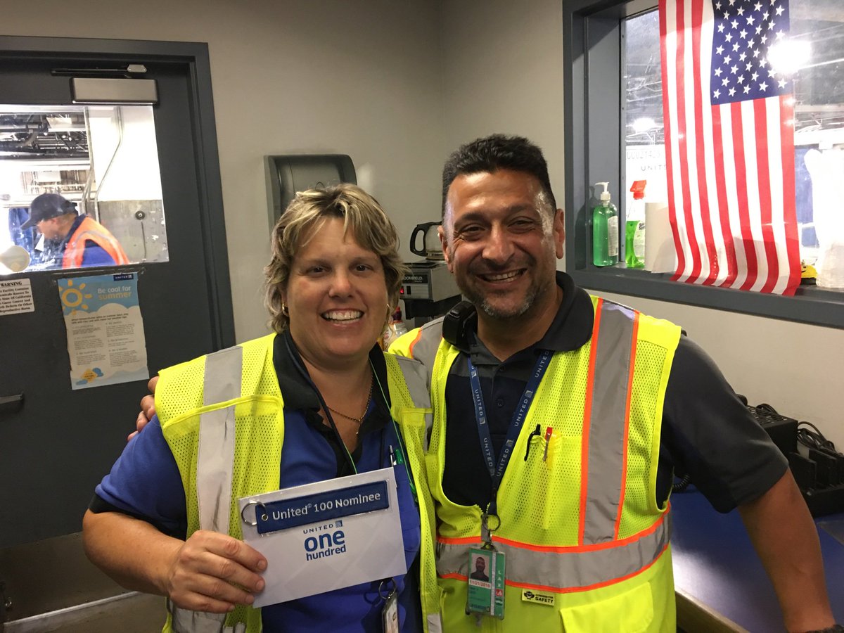 GinoOste's tweet photo. RSE Regina Lane receiving her much deserved U100 for being a Baggage Reroute Superstar https://t.co/gDPUd1dkIj