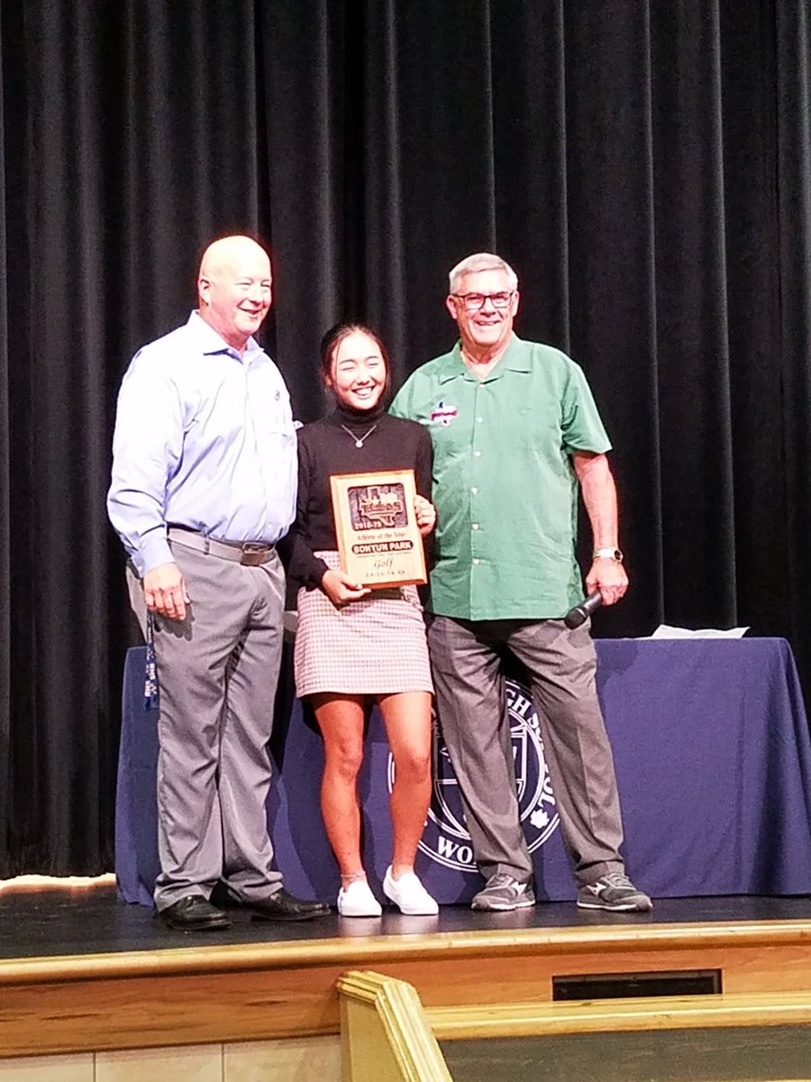 RanchviewTrack's tweet photo. Thrilled to support the 2018-19 Golfer of the Year! Congrats Bo! #WeBackBo https://t.co/Xk1hWRE1AZ