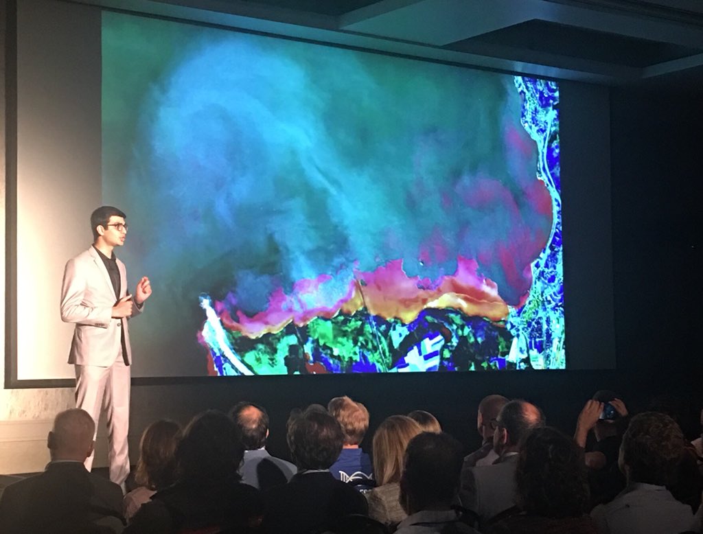 IET_SoCal's tweet photo. @pixxelspace building #nextgen hyperspectral constellation of 15kg smallsats promising global coverage everyday  📡🛰 many applications for daily exploitation of hyperspectral imagery at #TSDemoDay  #techstarsstarburst https://t.co/Etivq6HO8t