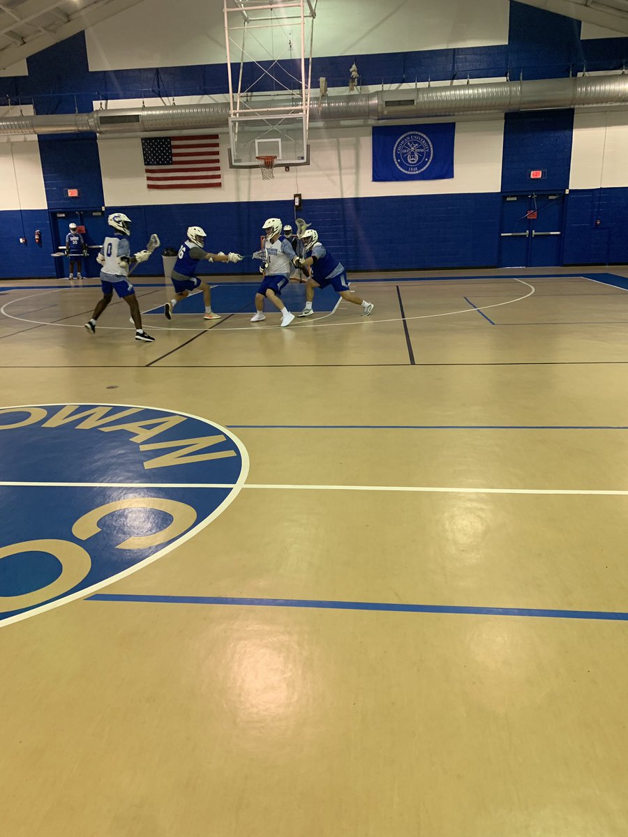 ChowanMLAX's tweet photo. Quality box session today in the Jenkins Center! Getting to the roots of how we play and the #BoroBoys continue to improve on the details. #family #BuildIt https://t.co/T33XVOZ5i5