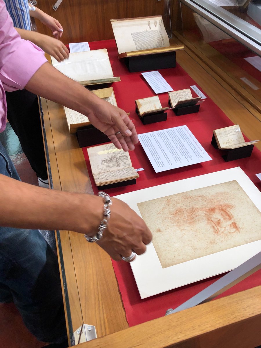 UCLALibrary's tweet photo. Behind the scenes! π
Special Collections installing an exhibit of Leonardo da Vinci's manuscripts and drawings (facsimiles). Come by the Powell Rotunda and check it out!
#davinci #powelllibrary https://t.co/Am2TQ5f4LL