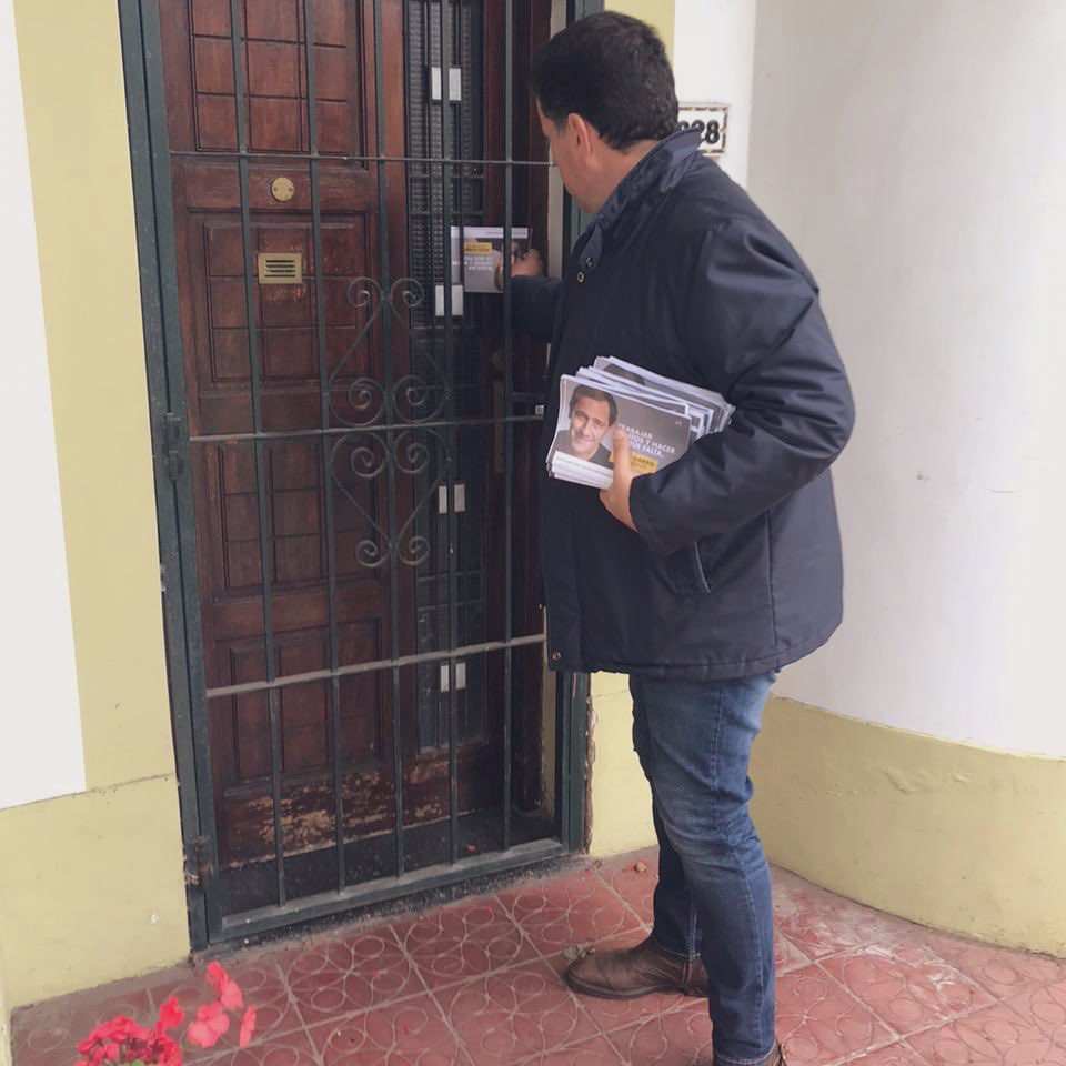 MaxiCostantinis's tweet photo. Cerca de los #vecinos de #Hernandez, acercando la gestión, de @JulioGarro @Federico_Ortiz #EquipoModernizacion #LaPlata #LaCiudadNosUne https://t.co/ZSK9Gva9KP