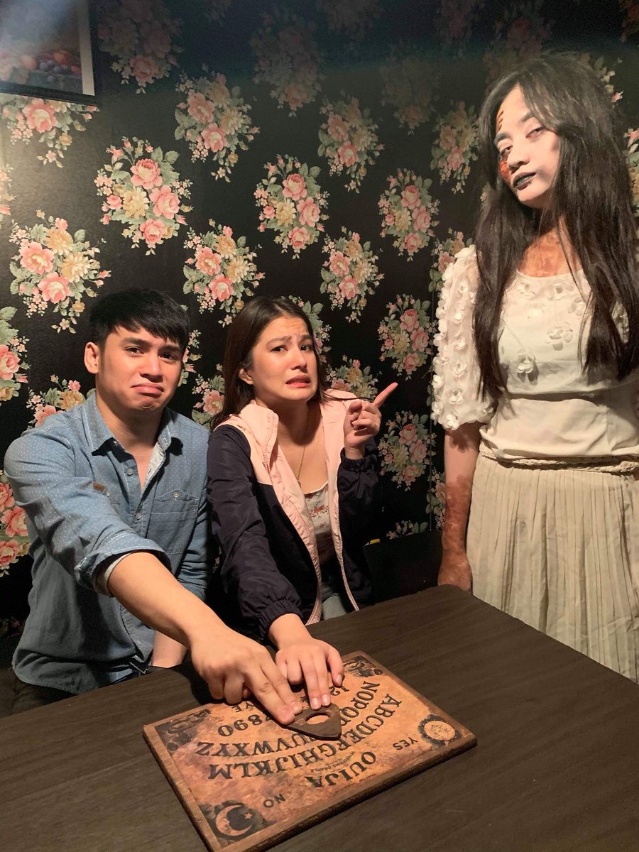 UnangHirit's tweet photo. Horror adventure ba ang hanap n’yo this November? Subukan ang inyong tapang sa isang immersive theatrical horror attraction — ang Bahay Trese!

Kumusta kaya ang naging experience ng StarStruck stars na sina Kim at Lexi? 😱 #UnangHirit https://t.co/o2CHrqxrqh
