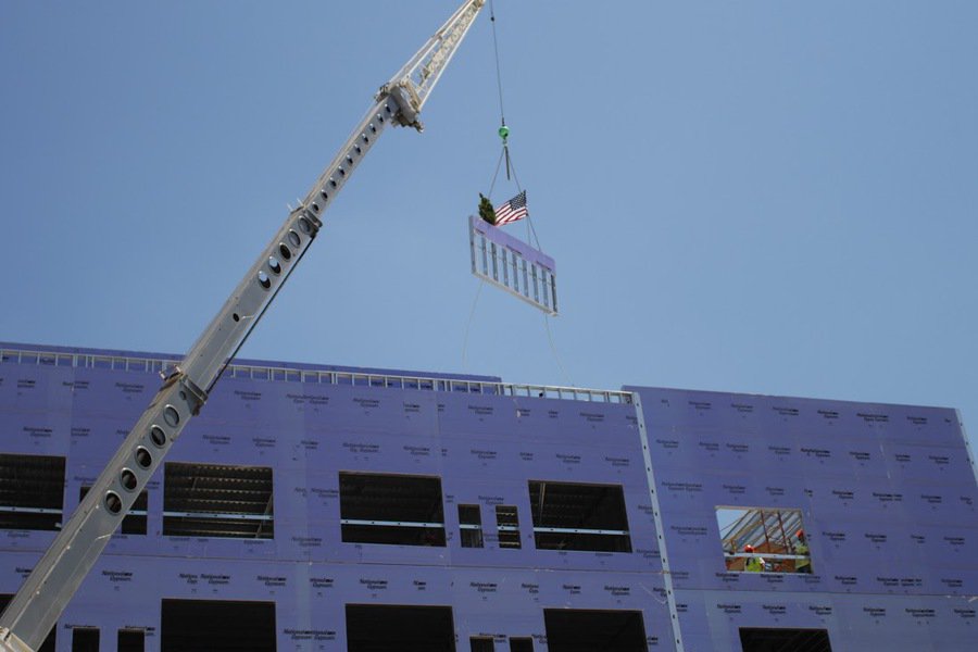 TheSteelNetwork's tweet image. The Double Tree by Hilton is a 5 story load-bearing cold-formed steel hotel in Evansville, IN. 

When a cold formed steel wall panel is set, it&apos;s like a piece of the puzzle has been found and is in place.

Don&apos;t you agree? 

Credits: Excel Engineering

#lovesteel #panelization